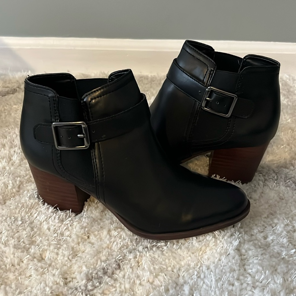 Franco Sarto Women's 7 M Black Malvina Buckle Heel Ankle Booties. Like new.